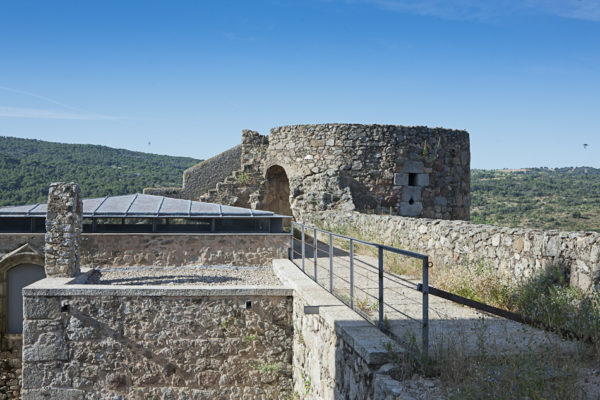 Patio de armas del Castillo de la Coracera