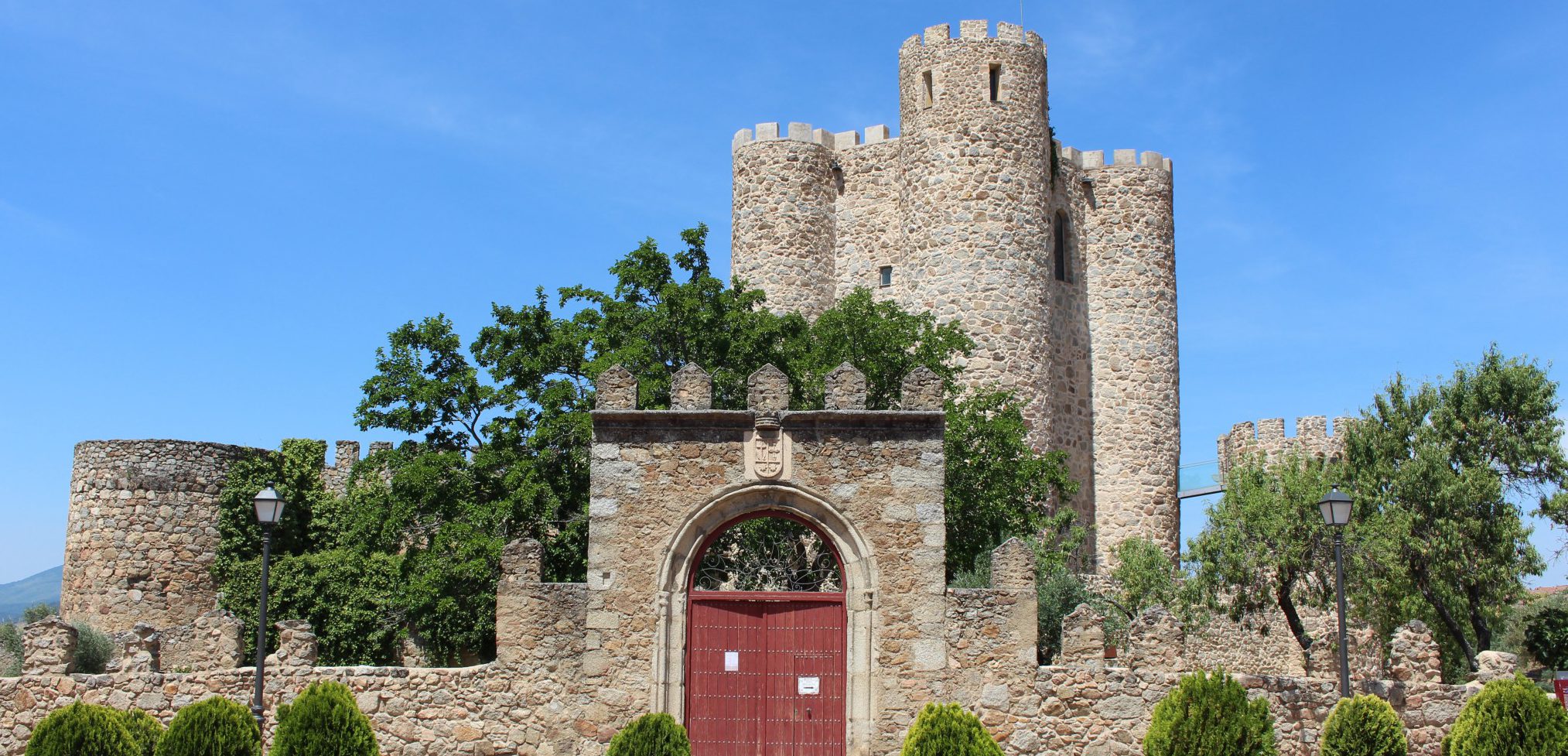 https://www.castillodelacoracera.com/wp-content/uploads/2020/06/Castillo-de-la-Coracera-Vinos-de-Madrid-Sierra-de-Madrid-e1534921473225.jpg